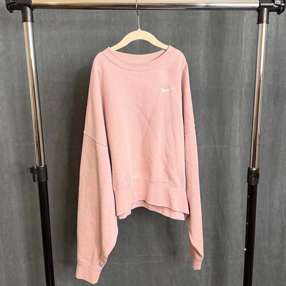 NIKE Women’s Pink Oversized Cropped Crewneck Sweatshirt - SIZE XS